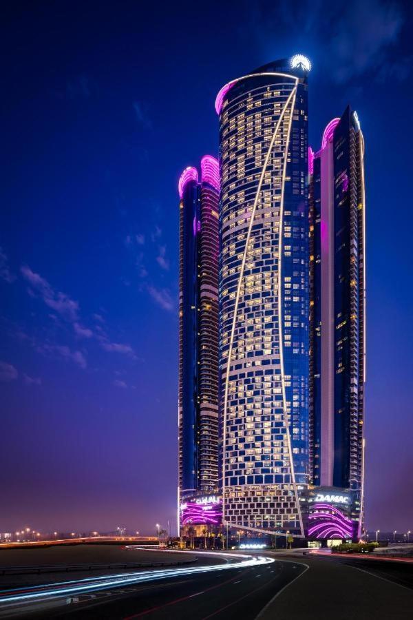 Апартаменты Damac Paramount Towers Дубай Экстерьер фото